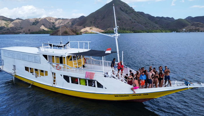 Backpacker boat
Lombok komodo boat trip
https://labuanbajobooking.com/
https://jelogilis.com
komodo explore tour
komodo explorer
ferry to komodo island
ferry komodo to lombok
boat trip komodo