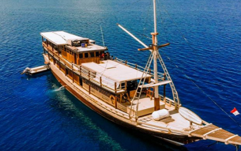 Bose Phinisi, Bose Speedboat, Boat trip Labuan Bajo, Komodo boat trip, Komodo Island boat, Komodo tour Lombok, Komodo boat trip, Komodo boat trip, Bose, Komodoexplore, Komodoboatstour