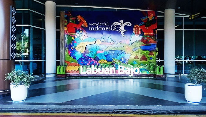 Labuan Bajo Airport, Komodo International Airport (LBJ), Komodo National Park, Pink Beach, where is Labuan Bajo? private cruise, Luxury