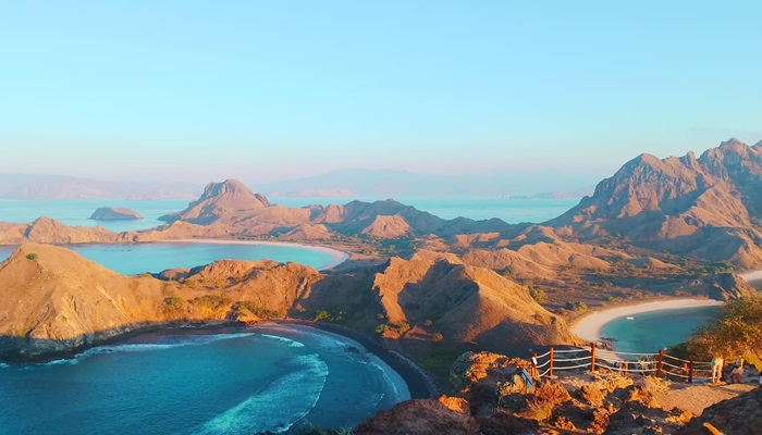 Aerial view of Padar Island’s three-colored bays in Komodo National Park, a must-see on Komodo tour packages from Lombok or Bali.