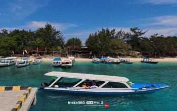 Aerial view of the Three Gili Islands—Trawangan, Meno, and Air—floating in turquoise waters off Lombok, Indonesia