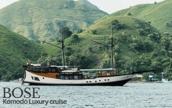 Komodo luxury charter, komodo indonesia tour, komodo tour, komodo tour package,
