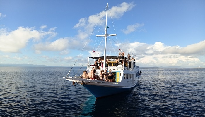 How to choose The Best Komodo Package and Tour Boat