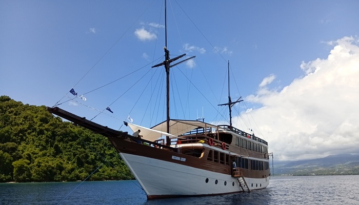komodo boat trip from Labuan bajo to lombok komodo tour